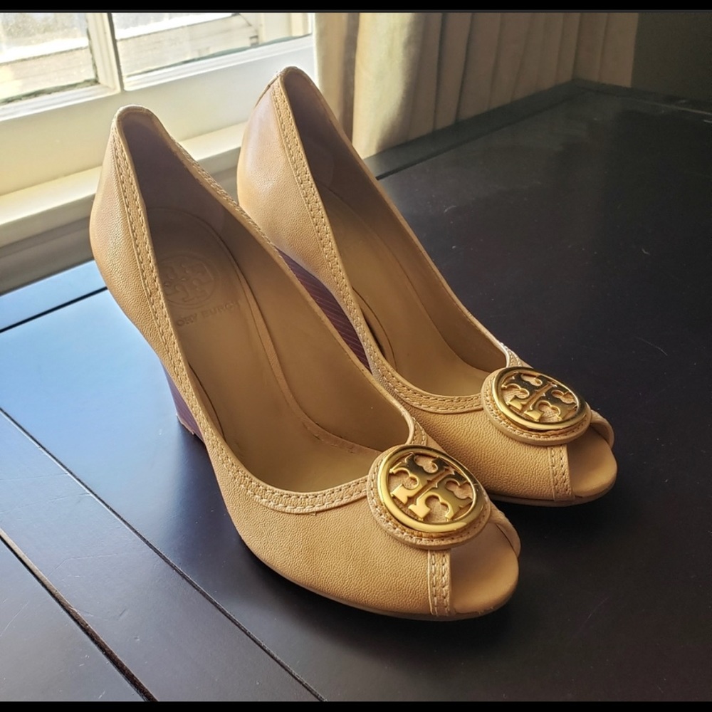 🚨 GREAT CONDITION 🚨Tory Burch Wedges